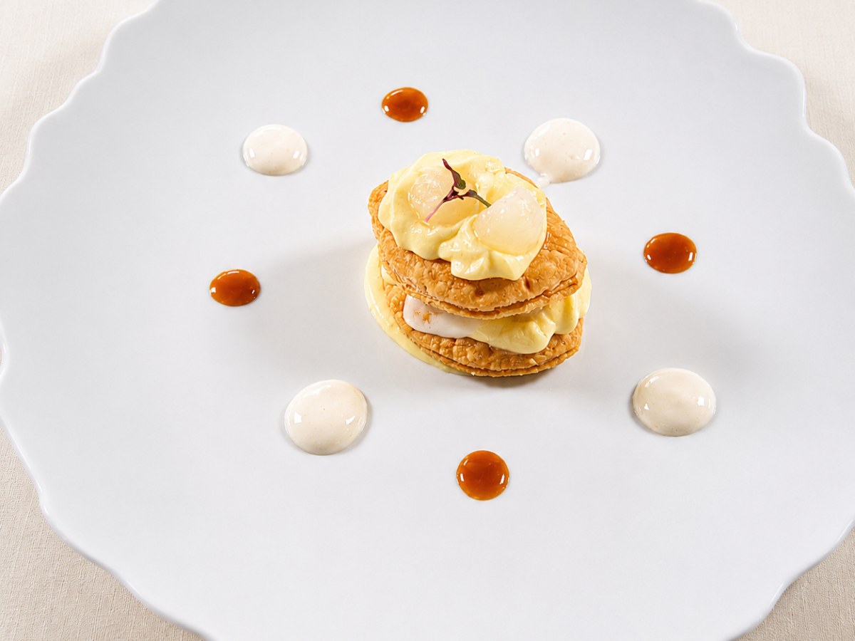Millefoglie,pera crema vaniglia e caramello salato